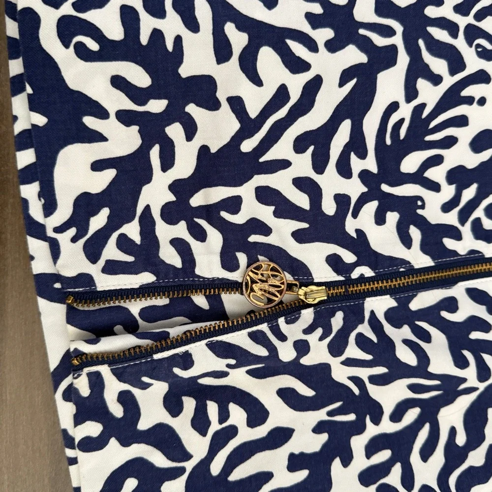 Lilly Pulitzer Auden Treasure Navy and White Patterned Skort Skirt - Picture 4 of 7